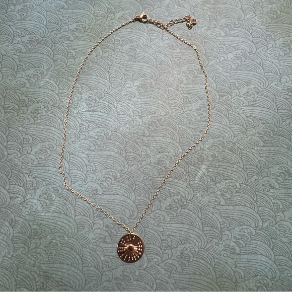 DAINTY GOLD TONE SUNSHINE NECKLACE - Picture 4 of 8